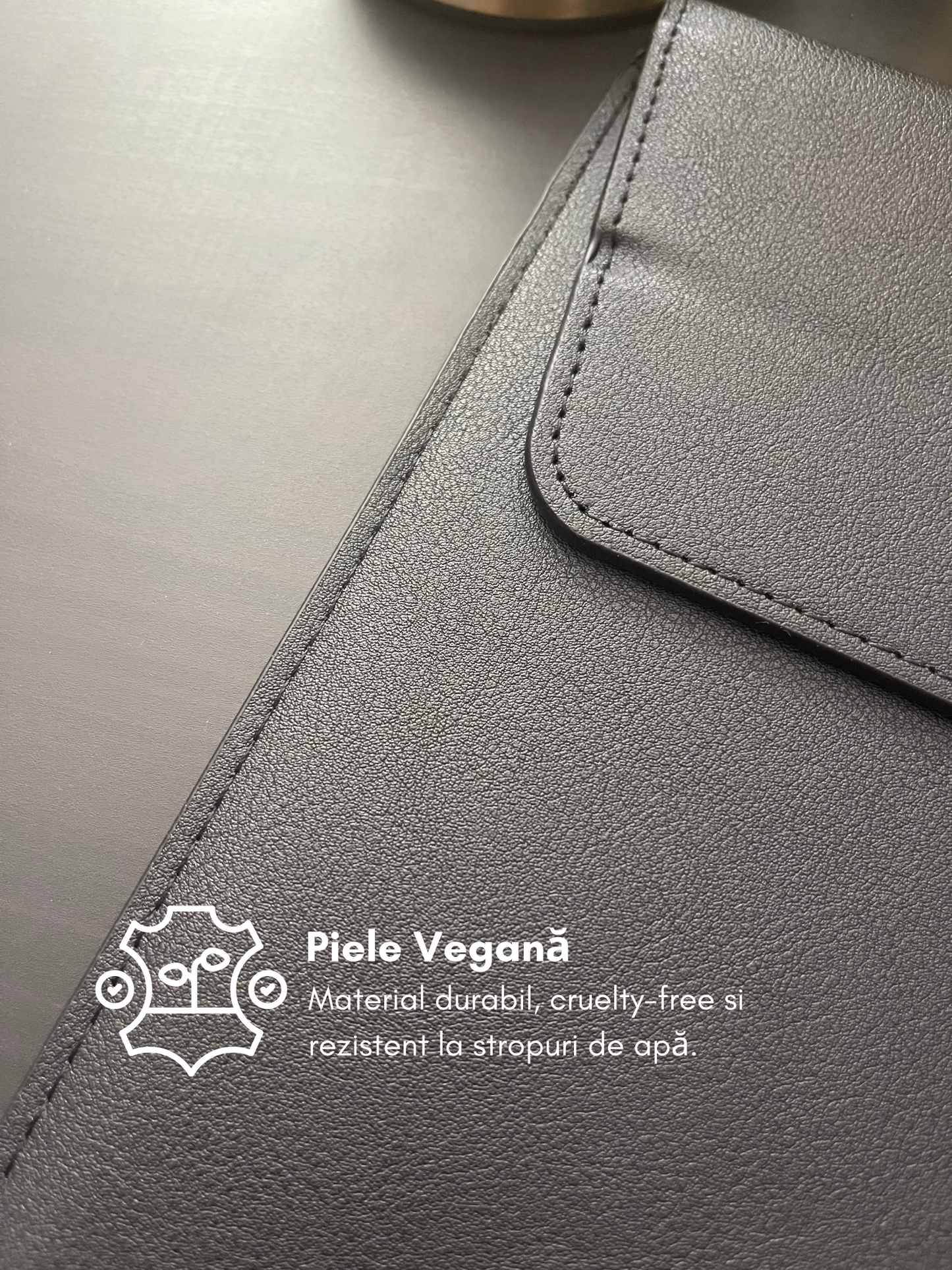 The Classic Laptop Negru