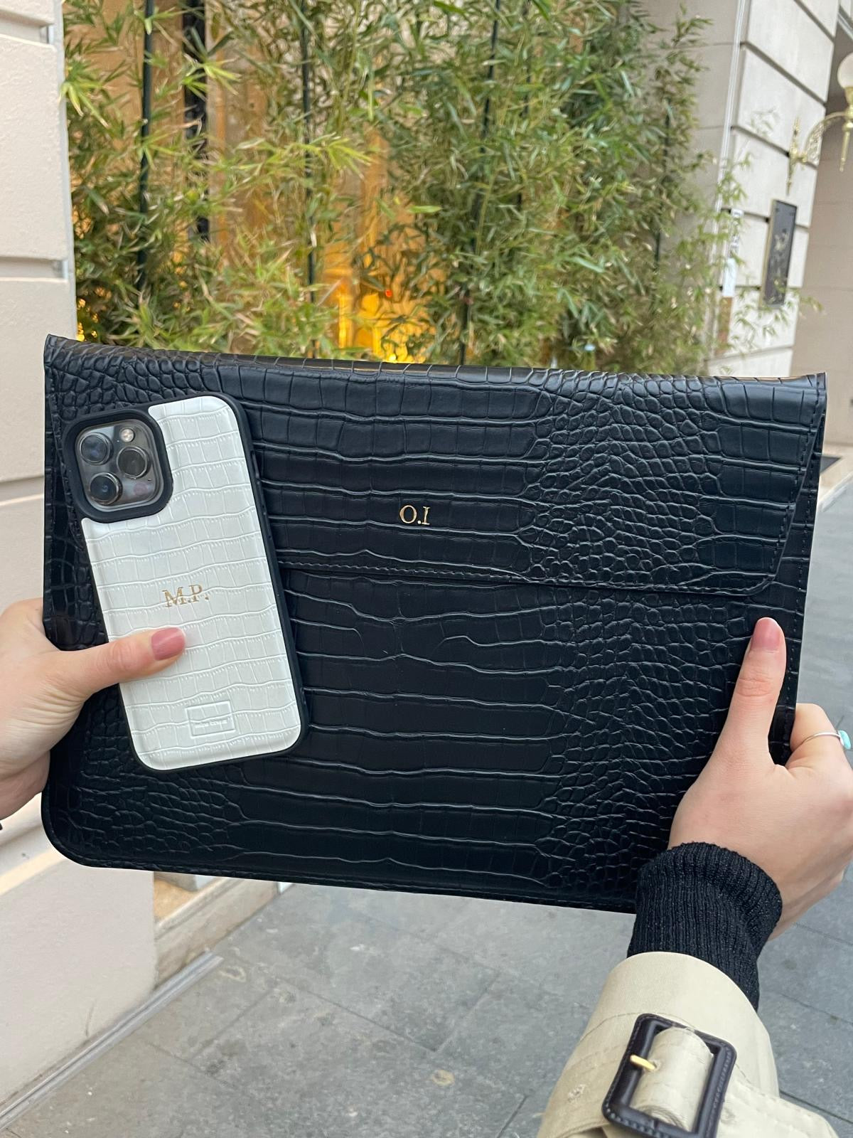 The Croco iPhone Alb