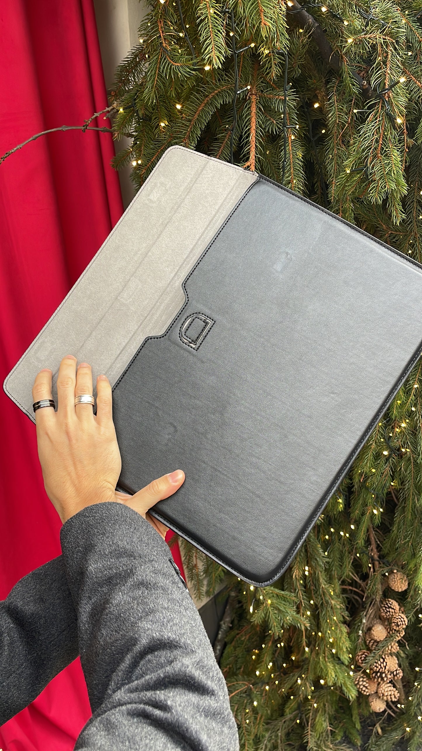 The Classic Laptop Negru