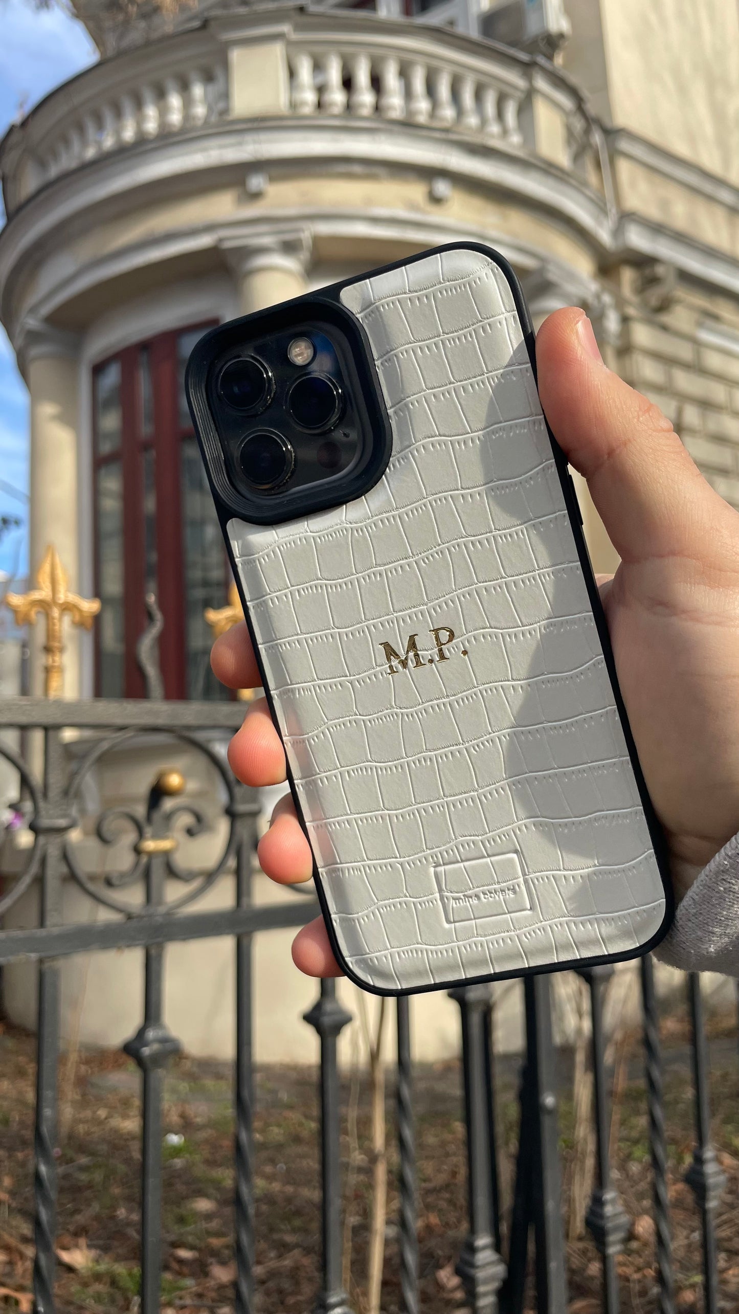 The Croco iPhone Alb