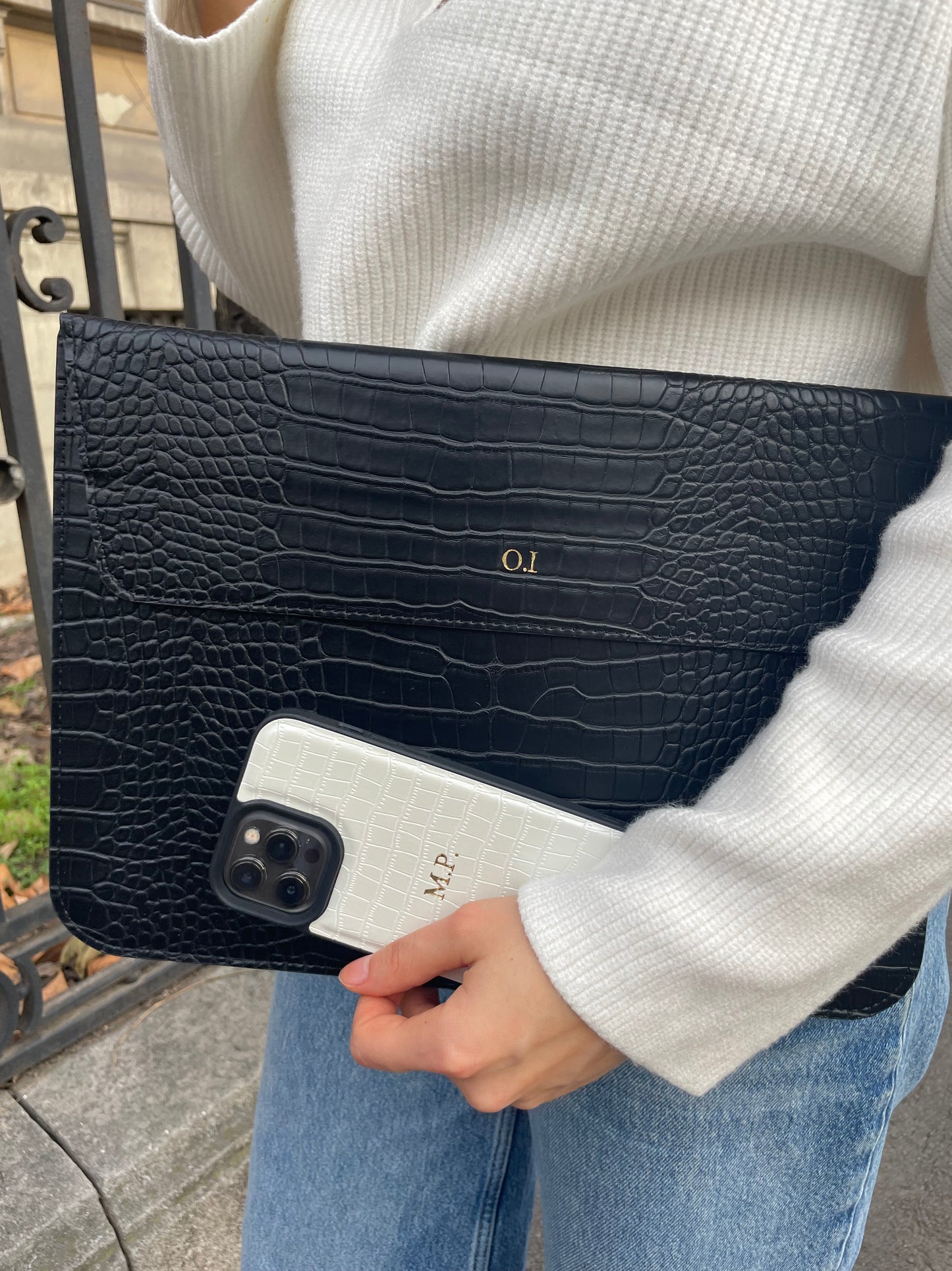 The Croco iPhone Alb