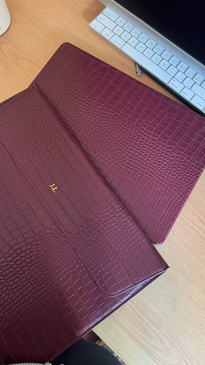 The Croco Laptop Burgundy