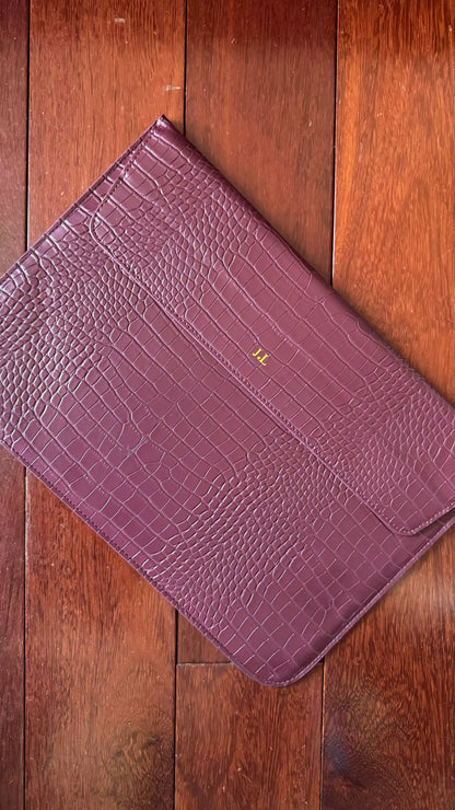 The Croco Laptop Burgundy