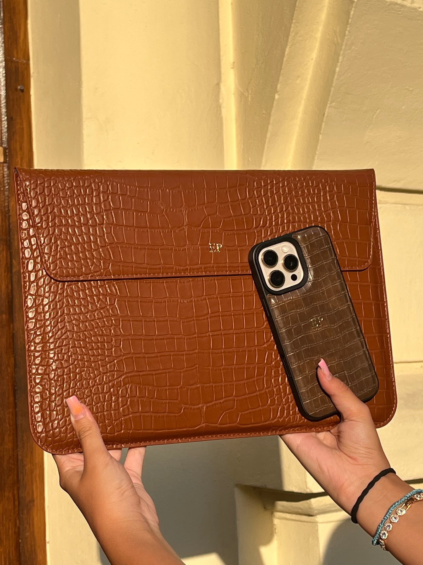 The Croco Laptop Maro